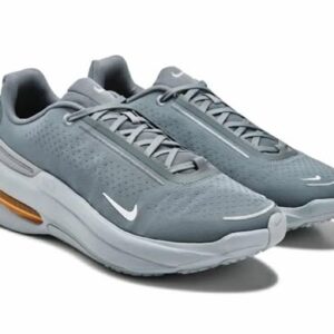 Nike Men's Zoom Air Upturn SC Sneaker